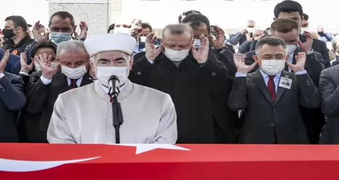 Eski Başbakan Yıldırım Akbulut son yolculuğuna uğurlanıyor
