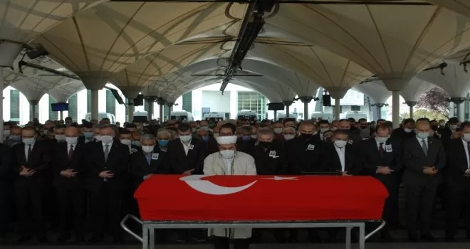 Eski Sağlık Bakanı Durmuş son yolcuğuna uğurlandı
