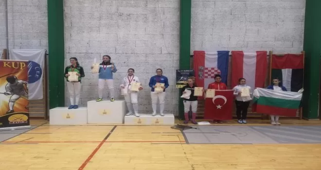 Eskrimde bronz madalya
