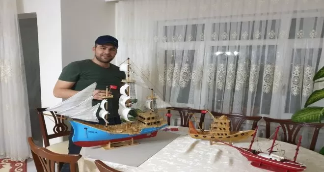 Evde kal çağrılarına uydu, yaptığı geminin adını Covid-19 koydu
