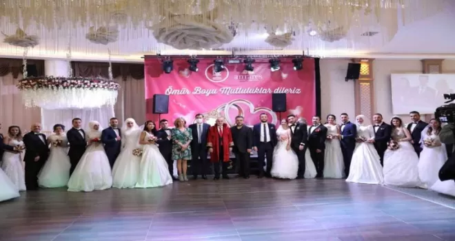 Evlenmek için 14 Şubat’ı seçtiler
