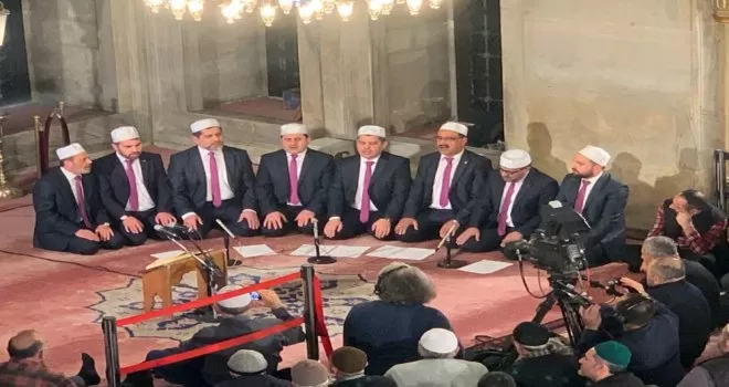 Eyüp Sultan’da Regaip Kandili coşkusu
