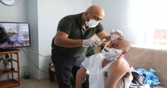 Eyüpsultan Belediyesinin evde bakım hizmeti yeniden başladı
