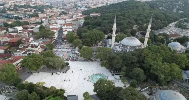 Eyüpsultan Camii’nde Bayram namazı havadan görüntülendi
