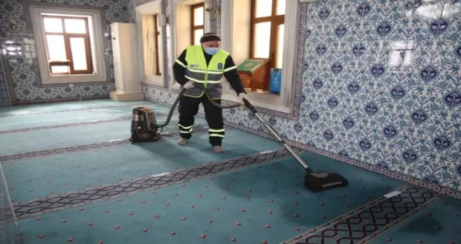 Eyüpsultan’da camilerin bakım ve temizliği sürüyor
