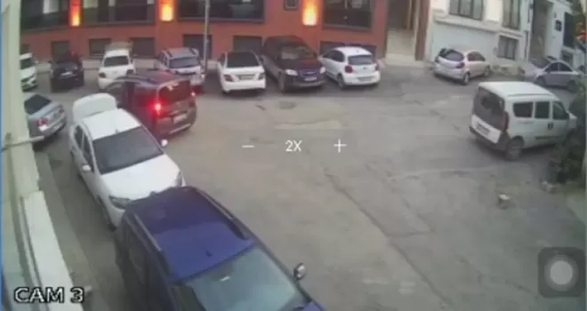Eyüpsultan’da hırsızlar park halindeki araçlara dadandı

