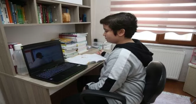 Eyüpsultanlı öğrenciler, online deneme sınavına girecek
