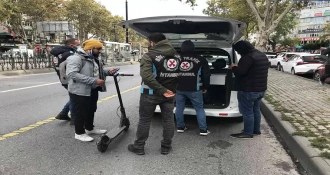 Fatih’te elektrikli scooterlara yönelik denetim
