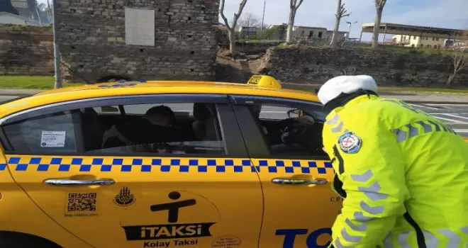 Fatih’te kısıtlama denetimleri sürüyor
