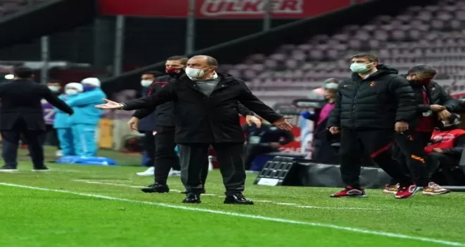 Fatih Terim sarı kart gördü
