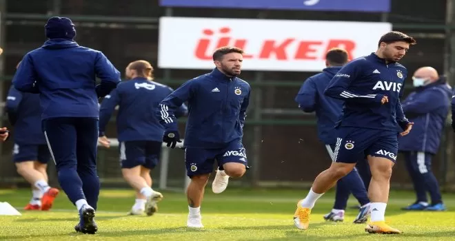Fenerbahçe’de Valencia ve Sinan Gümüş çalışmalara başladı

