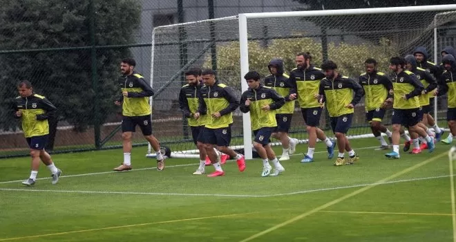 Fenerbahçe hazırlıklarını sürdürdü
