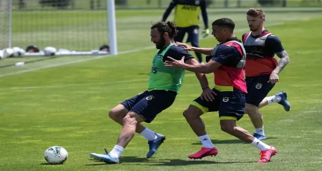 Fenerbahçe hazırlıklarını sürdürdü
