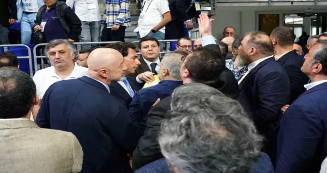 Fenerbahçe Olağan Genel Kurulu’nda gerginlik!
