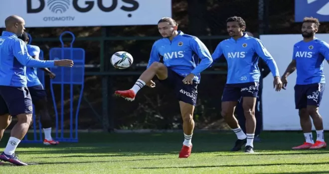 Fenerbahçe, Trabzonspor maçı hazırlıklarını tamamladı
