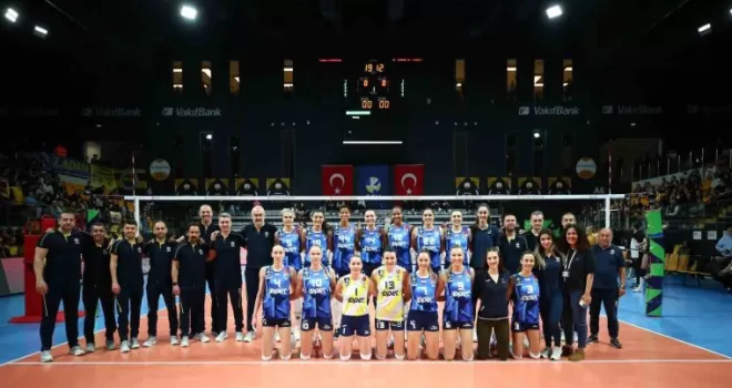 Fenerbahçe, Vakıfbank’a set vermedi
