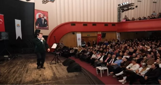 Ferdi Tayfur Adana’da anıldı
