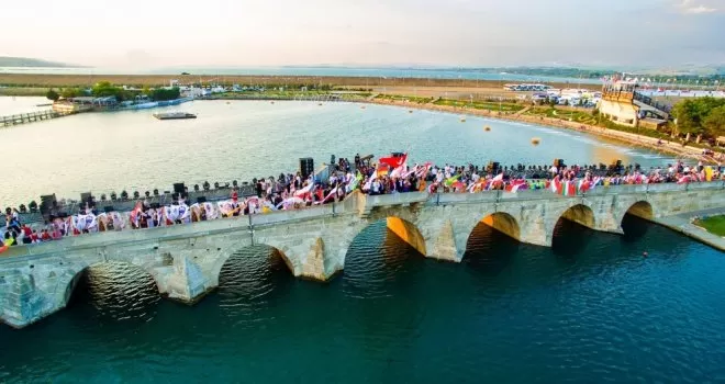 Festival, Covid-19 salgınında hayatını kaybedenlere adandı
