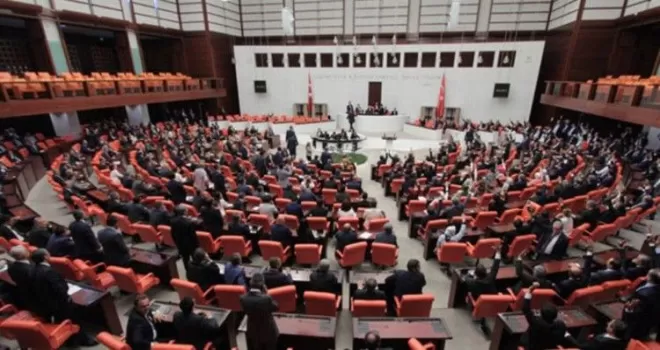 TBMM Genel Kurulu’nda AK Parti’li milletvekillerinden muhalefete tepki