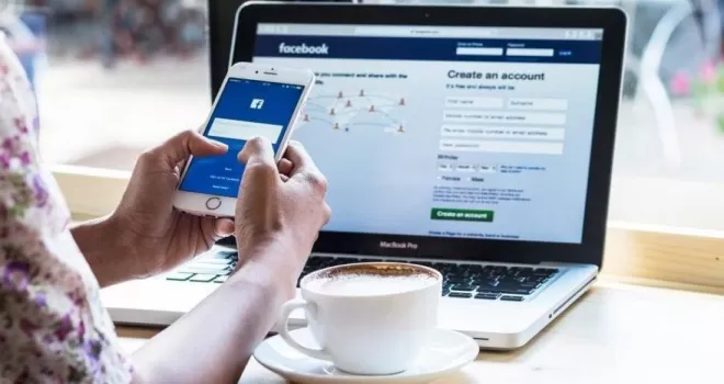 Facebook çalışanları şirketi kendilerini ofisten çalışmaya zorlamakla suçladı