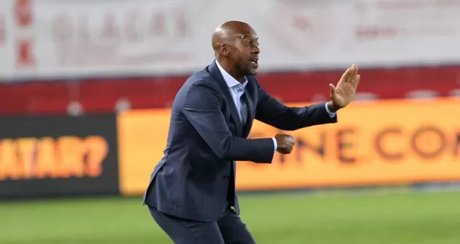 Eddie Newton takımın enerjisinden memnun değil! 