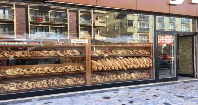 Fırınlarda korona virüse karşı ‘brandalı’ önlem

