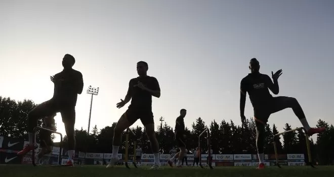 Galatasaray, derbi için kampa girdi
