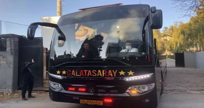 Galatasaray derbi için yola çıktı
