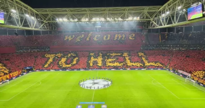 Galatasaray taraftarından ’Welcome to hell’ koreografisi
