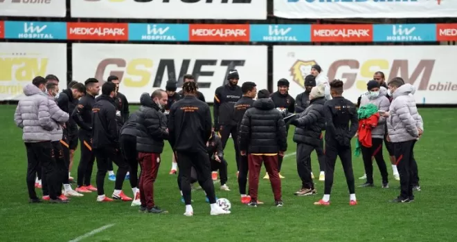 Galatasaray yağmur altında çalıştı
