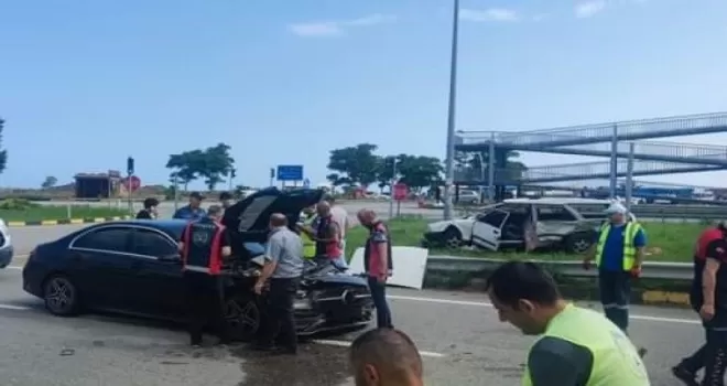 Galatasaraylı futbolcu Barış Alper Yılmaz trafik kazası geçirdi
