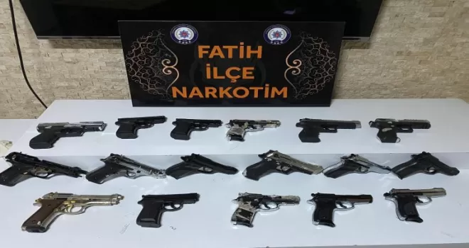 Gana’ya silah sevkiyatı polise takıldı
