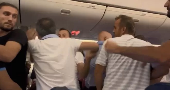 Gaziantep FK’nın bulunduğu Trabzon-İstanbul uçağında kavga çıktı
