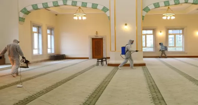 Gaziantep’te camiler mis gibi kokuyor