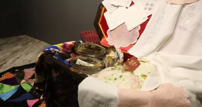 Gaziantep’te “Sandıktan Belleğe: Meral Dai’nin 70 Yıllık Çeyizi” sergisi açıldı