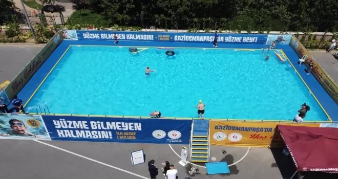 Gaziosmanpaşa’da çocukların havuz keyfi
