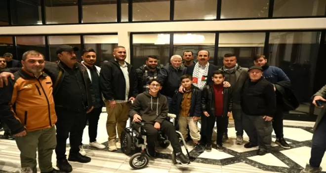 Gazzeli aileler aynı sofrada bir araya geldi