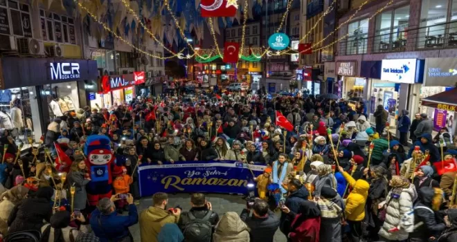 Gebze’de Ramazan’a özel ’Fener Alayı’