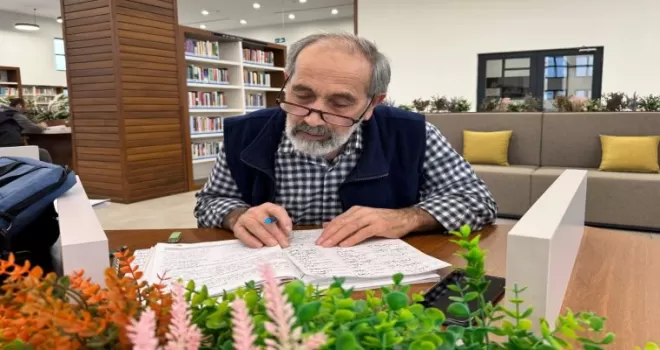 Gebzeli Tuğran Amca okuma aşkıyla meydan okuyor