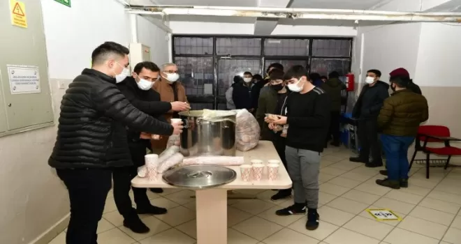 Genç dostu Mamak Belediyesi’nden öğrencilere sıcacık ikram
