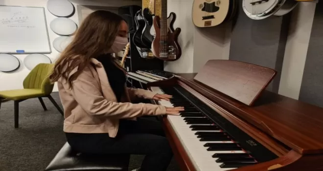 Gençler enstrüman kütüphanesi ile hayallerindeki müzik aletlerine kavuşuyor
