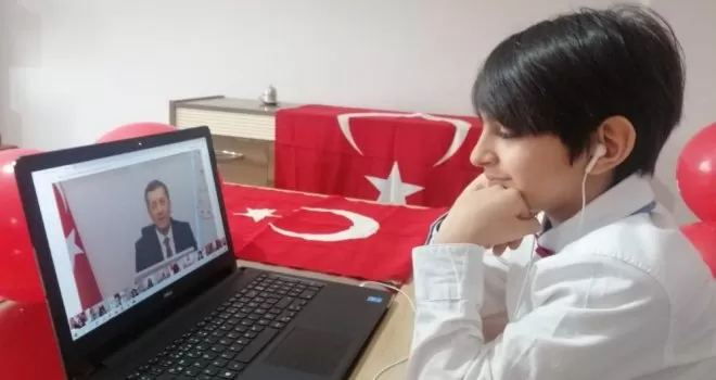 Ortaokul öğrencisi Milli Eğitim Bakanı ile görüştü.