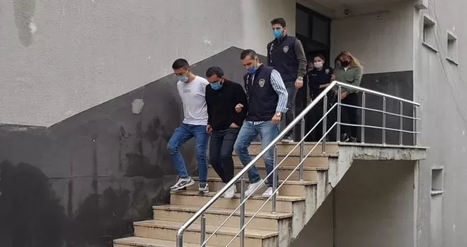 Göçmen kaçakçılığı yapan sahte polislere suçüstü
