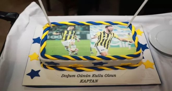 Gökhan Gönül’e sürpriz doğum günü kutlaması
