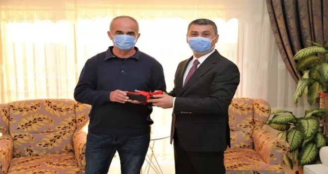 Gölbaşı Belediye Başkanı Ramazan Şimşek ortaokul öğretmeniyle buluştu
