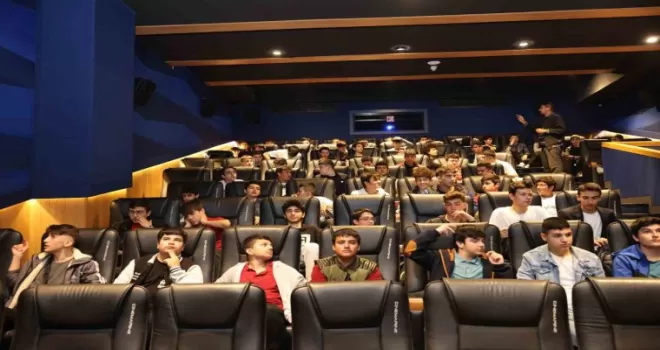 Gölbaşı Belediyesinden öğrencilere sinema etkinliği
