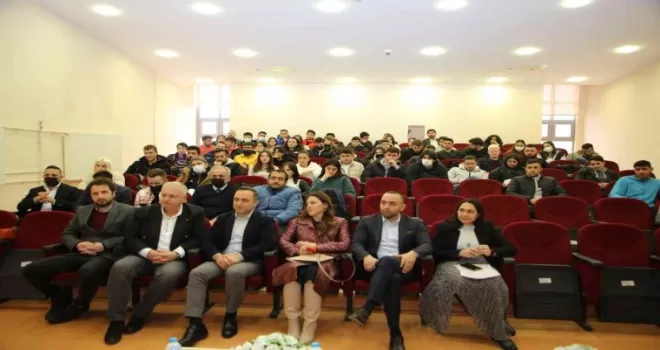 Gölbaşı’nda ‘Yerel Yönetimler, Spor ve İletişim Paneli’
