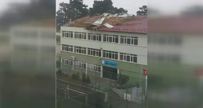 Fırtına nedeniyle okulun çatısı uçtu