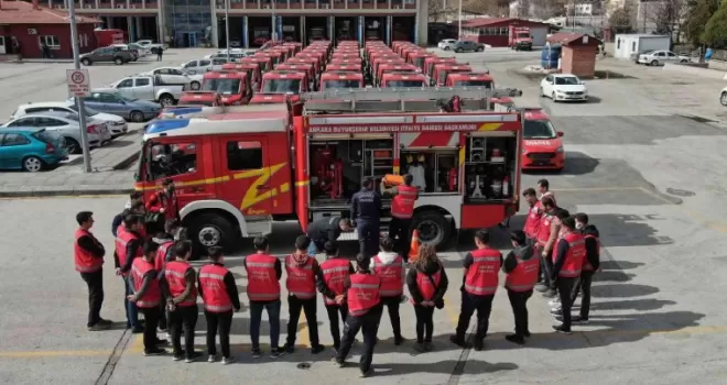 Göreve yeni başlayan 150 itfaiyeci sahaya hazırlanıyor
