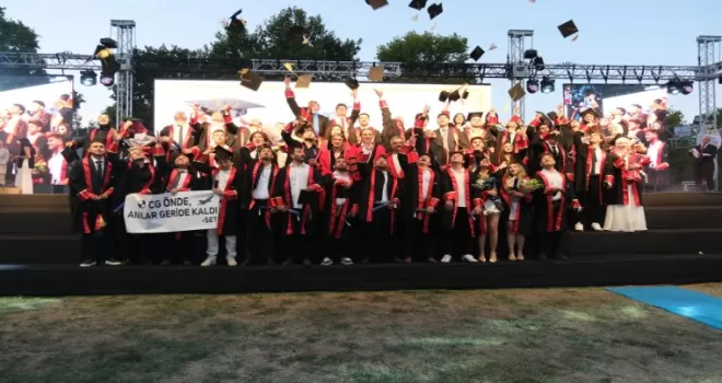 GTÜ’de mezuniyet coşkusu... Bin 480 öğrenci diplomalarını aldı